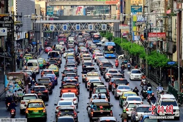 注意！這么開車不僅要錢，還要命！